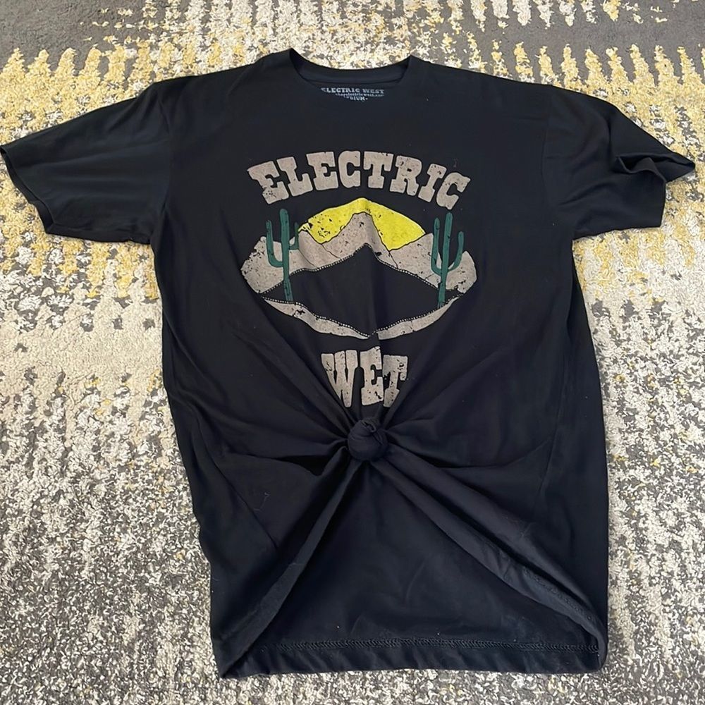 Electric West size M black T-shirt NEW
